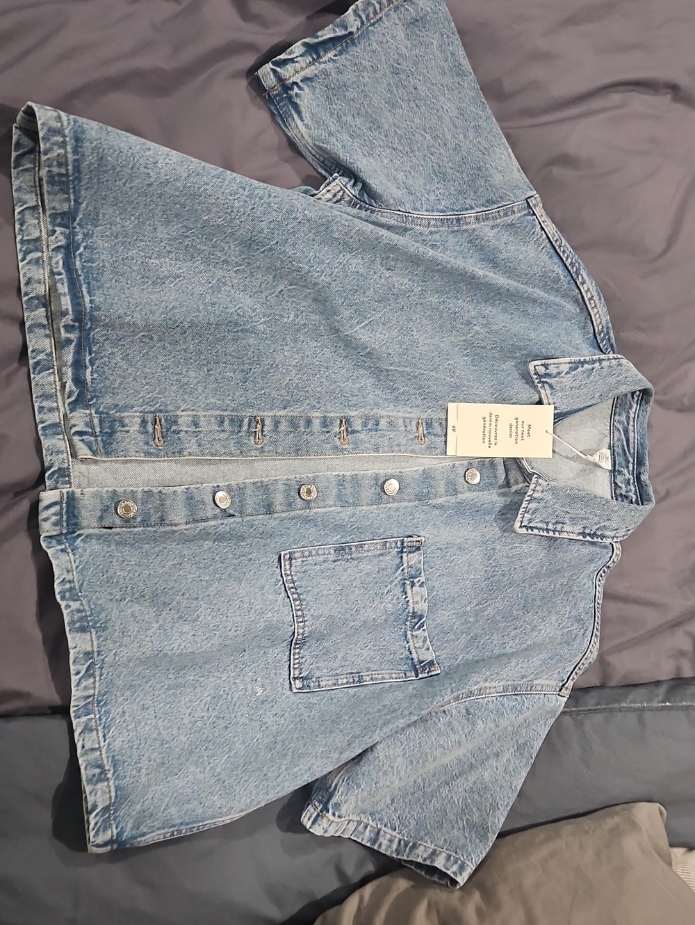 NWT H&M Light Wash Denim Button-Front Women’s Jean Shirt Jacket